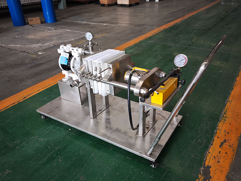 Filtre-presse à membranes de petite taille destiné à un client de Dubaï